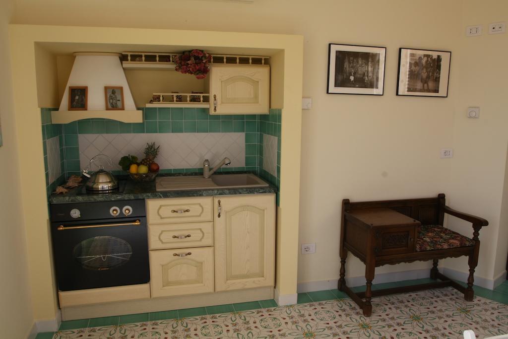 Bed And Breakfast Angolo Fiorito 치비타베키아 외부 사진