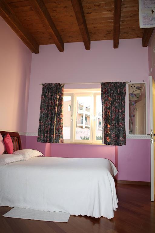 Bed And Breakfast Angolo Fiorito 치비타베키아 객실 사진