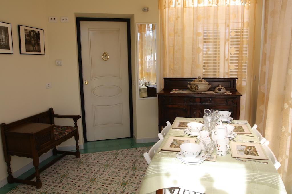 Bed And Breakfast Angolo Fiorito 치비타베키아 객실 사진
