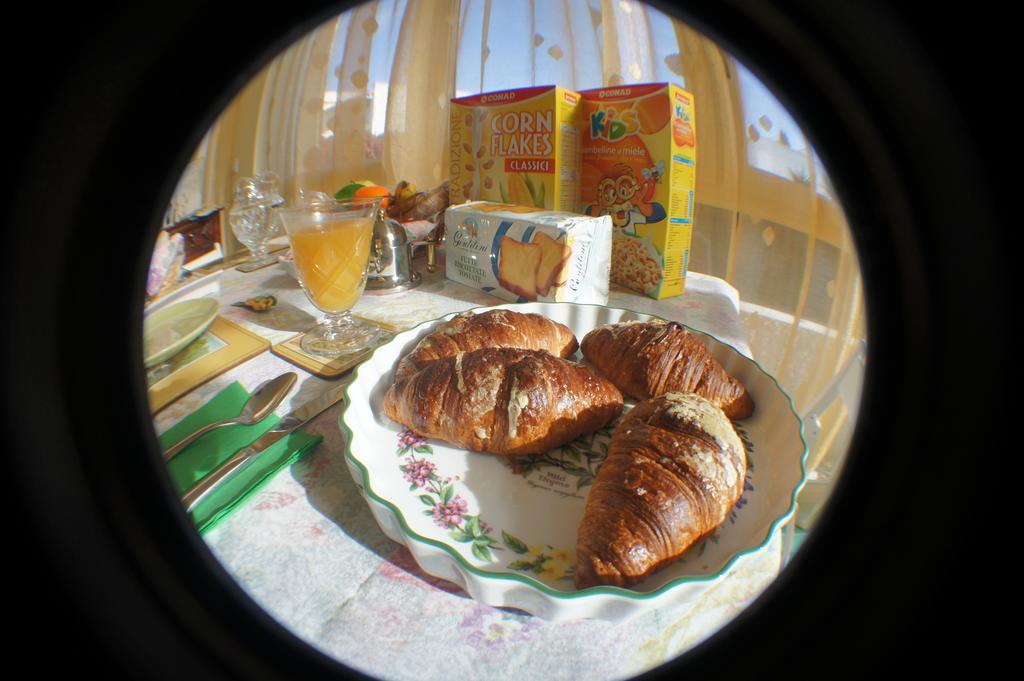 Bed And Breakfast Angolo Fiorito 치비타베키아 외부 사진